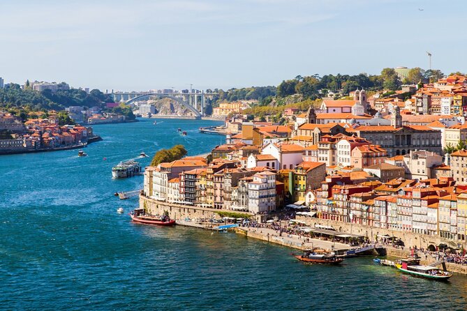 Love in Porto: Self-Guided Romantic Puzzle Walk - Porto romance, solved in 90 minutes