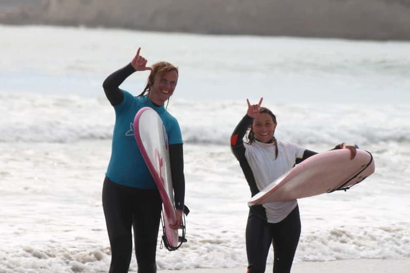 Matosinhos: Surfing Lesson with Equipment - Getting to the meeting point in Matosinhos (no pickup needed)