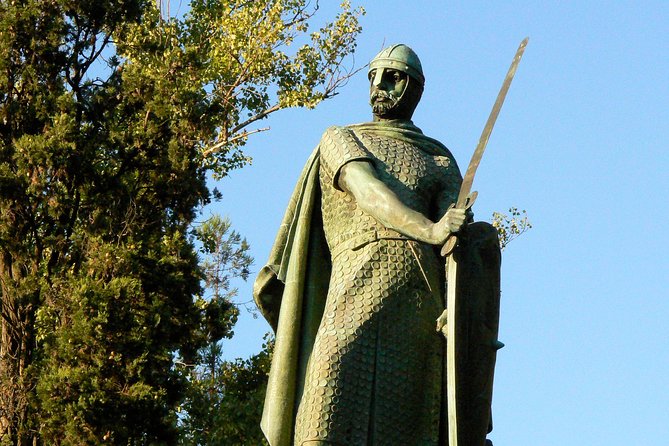 Medieval Guimarães- by Dusk or Day time -from Porto or Braga - Guimarães: the birthplace feel, without a long day