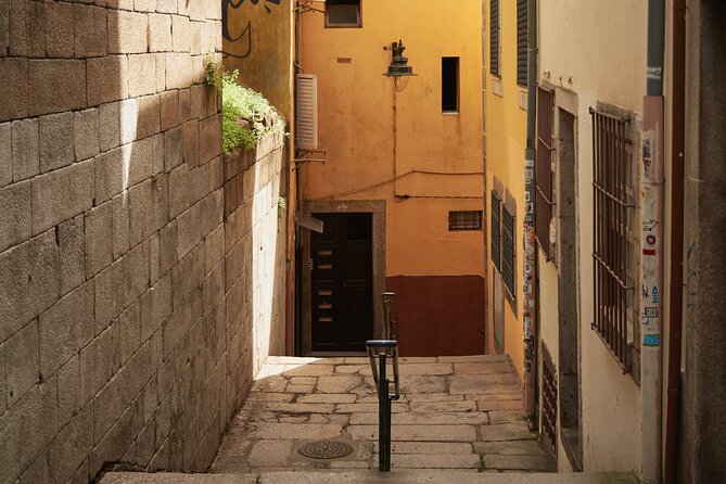 Mobile Photography through Porto hidden streets - The phone tips you can use on day two