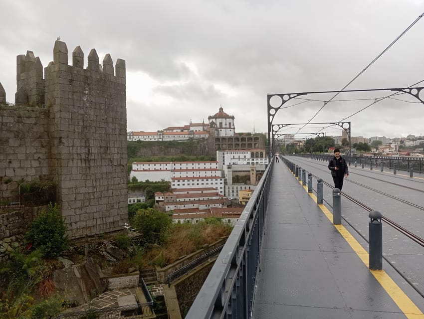 Monumental and historical Oporto with the Stock Exchange Palace - Ribeira plus Luis I Bridge: classic views, real context