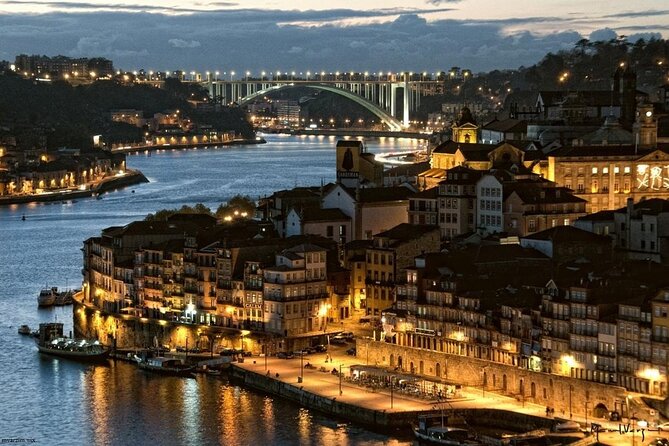 Oporto Airport: Private Arrival Transfer to Porto city hotels - Porto Airport to Hotel, Without the Airport Math