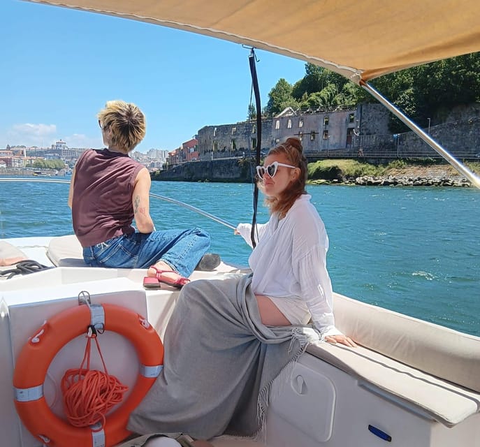 Passeio Barco 6 Pontes Douro com degustação vinho do Porto - The guide and skippers: calm explanations with room for questions