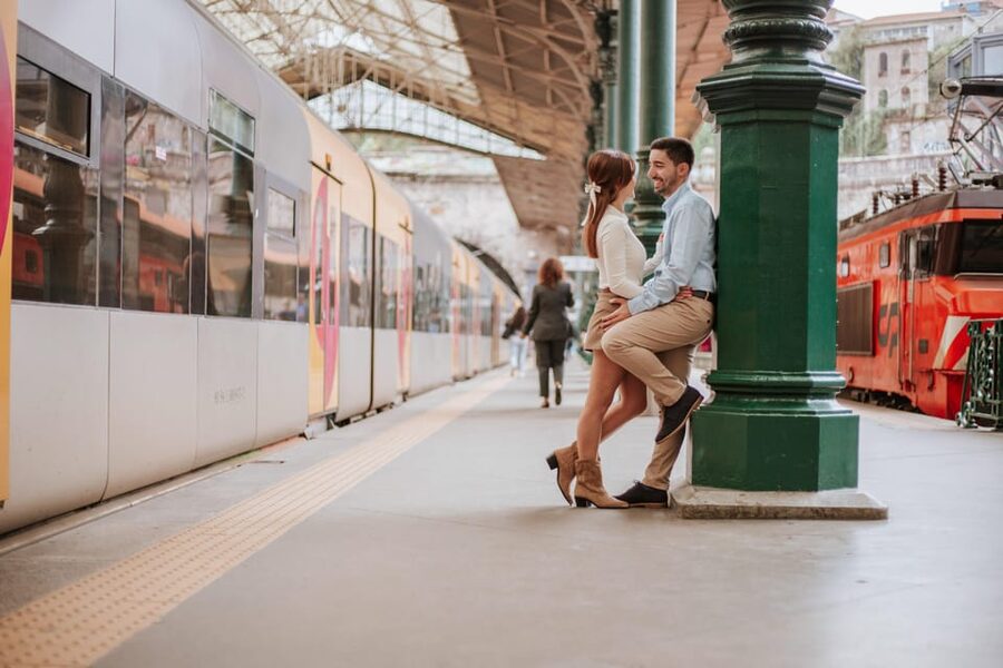 Photoshoot in Porto - São Bento Train Station blue tiles: turning a landmark into a romance backdrop