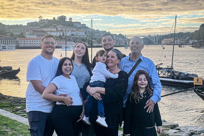 Photoshoot Session for Solo, Couples and Groups in Porto area - Price and Value: What $78.10 Gives You
