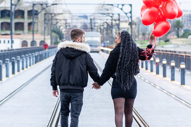 Photoshoot Unforgettable in Porto - Couple or Single - Stop 1: São Bento Railway Station and the First Photo Rush