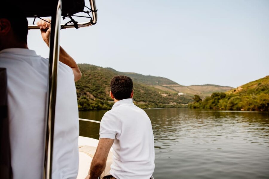 Pinhão: 1 Hour SUNSET Cruise with Sparkling Wine - How the Guide Makes the Scenery Make Sense