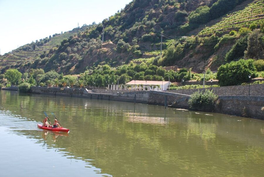 Pinhão: Douro Valley Rabelo Boat Tour and Kayak Experience - Douro Valley Rabelo and Kayak: What This Combo Really Gives You