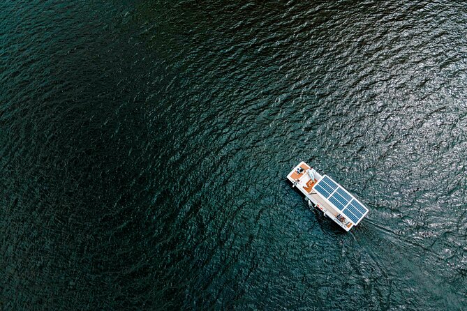 Pinhão: Electric Boat Experience 1h - Taste of Two Wines - Inside the Daurum Solar Boats Experience: Quiet, Small, and Easy