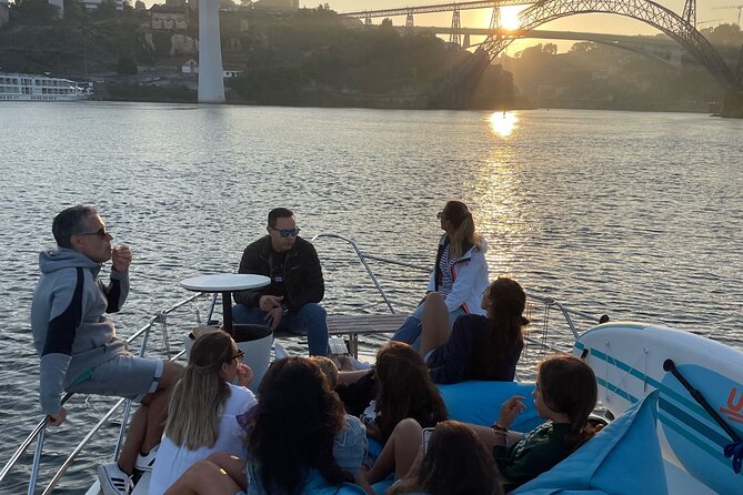 Port : 6 Bridges Cruise With Sunset option & Port wine - When to go and what to wear for a true sunset feel