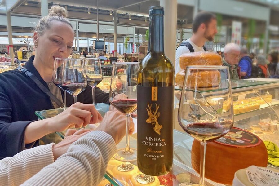 Port wine & wine walking tour with culture - max 8 pax - Crossing to Gaia: Ribeira viewpoints and Dom Luis Bridge