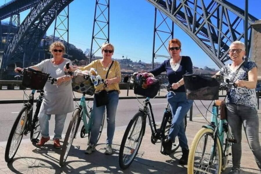 Porto: 1 to 4 Day Electric Bicycle Rental - Bike paths in Porto parks for first-timers