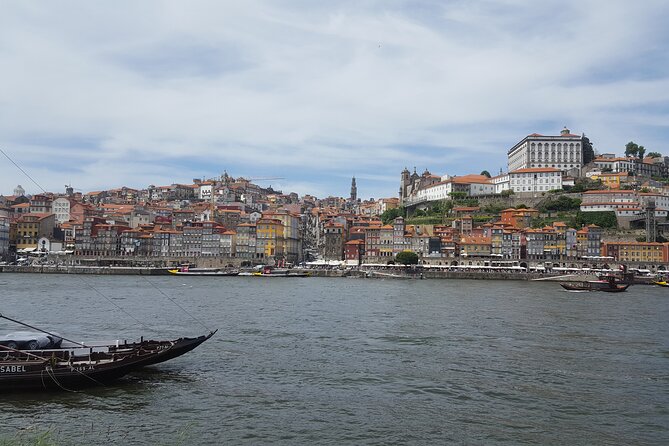 Porto: 2h Private Tour (1 to 6 people) on the Douro River with a local - Sunset options and timing that actually matters