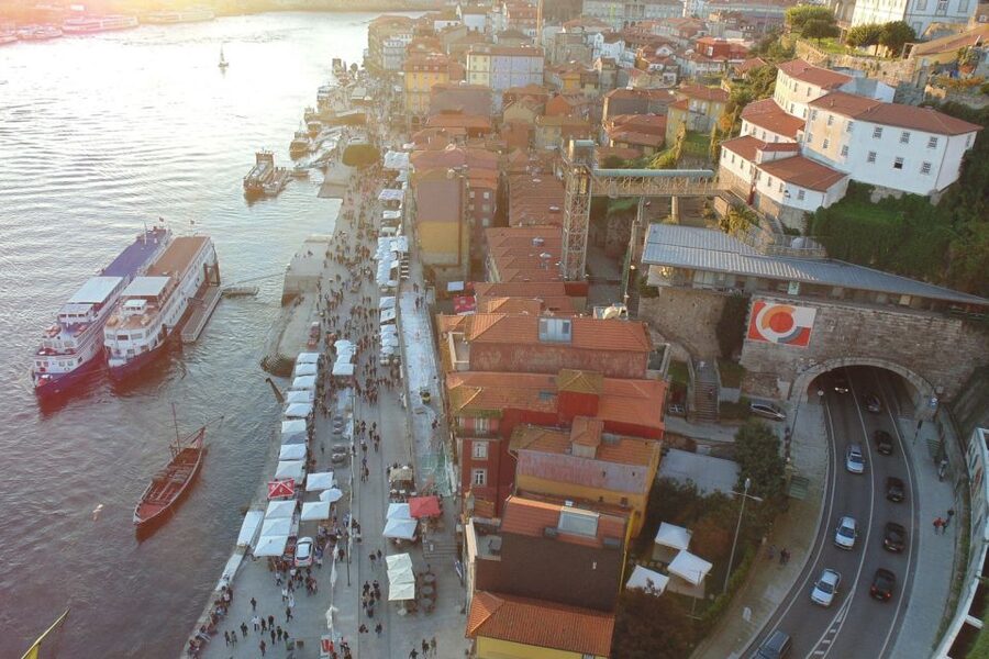 Porto: 3-Hour Downtown Walking Tour - Starting at Clérigos Tower, the easiest way to orient yourself