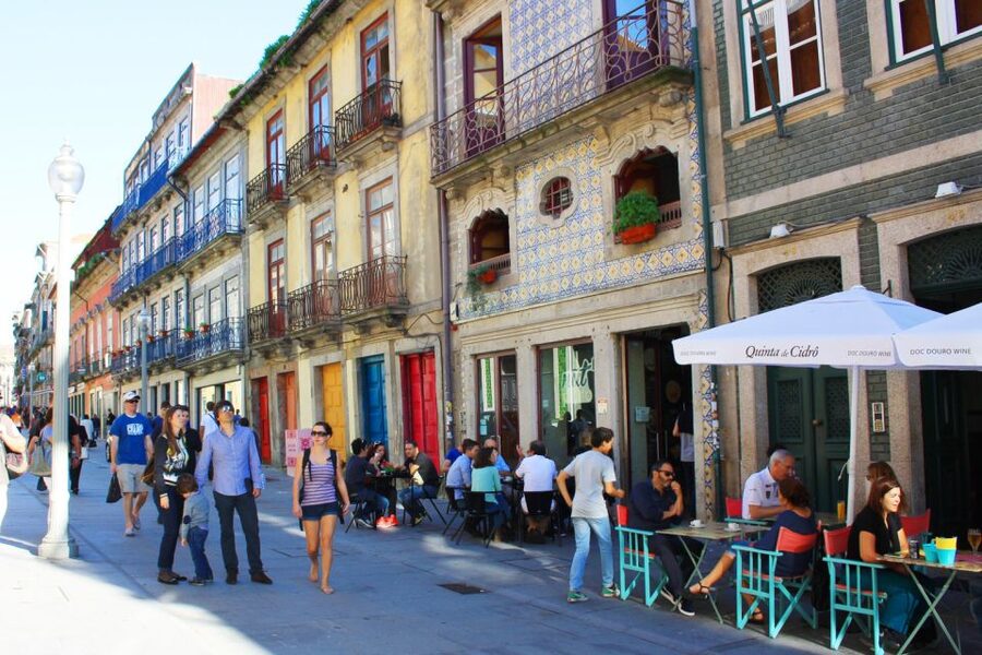 Porto: 3-Hour Downtown Walking Tour - Clérigos Church and Tower: the 1600s signature you will remember