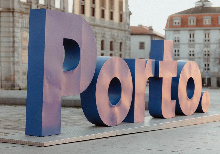 Porto: 3-Hour Guided Walking Tour - Pena Ventosa: The Cathedral Dubbing That Makes You Look Up