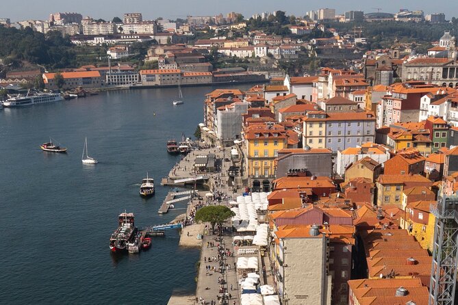 Porto 360°: Helicopter Flight, Guided Walking Tour & River Cruise - Sao Bento Railway Station: a picture-perfect start