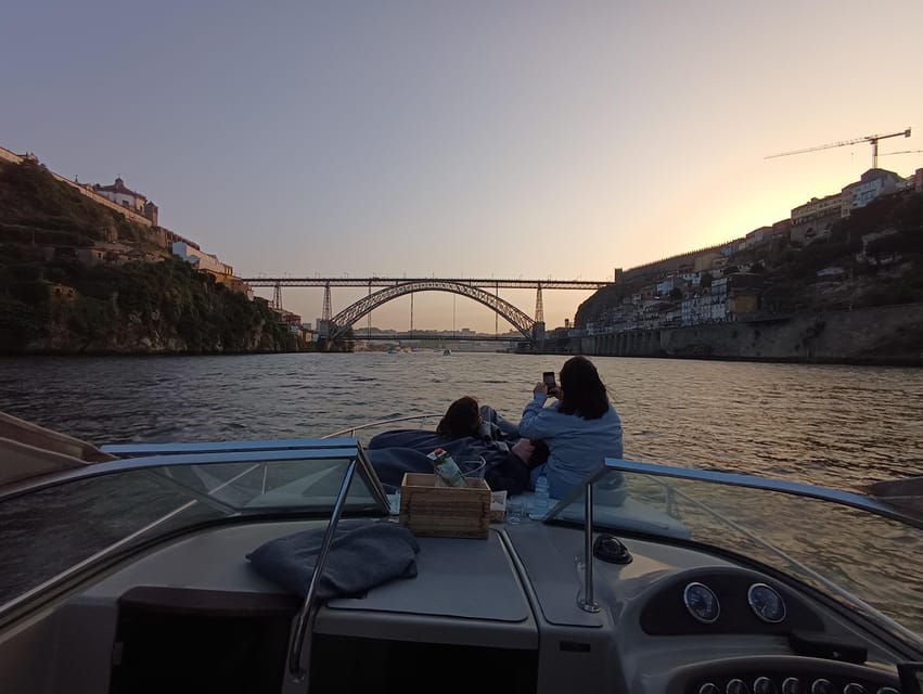 Porto: 6 Bridges and Ribeira Boat Tour with Sunset Option - What to Bring (and What You Can’t Bring)