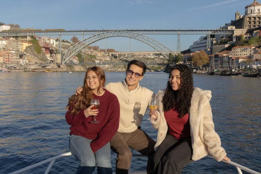 Porto: 6 Bridges and Sunset Boat Cruise with Welcome Drink - Getting set up on board: panoramic interior, WiFi, and a WC