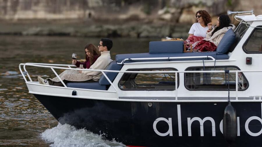 Porto: 6 Bridges and Sunset Boat Cruise with Welcome Drink - Jardim do Palácio de Cristal to Miragaia: what the riverfront reveals