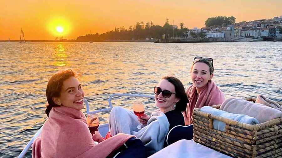 Porto: 6 Bridges and Sunset Boat Cruise with Welcome Drink - Freixo and toward Foz do Douro: space opens up