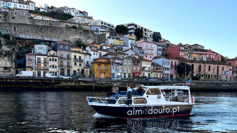 Porto: 6 Bridges and Sunset Boat Cruise with Welcome Drink - The sunset moment: Port wine toast on the Atlantic horizon
