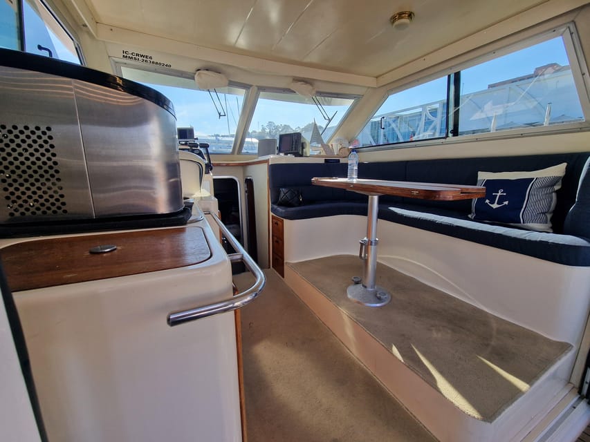 Porto: 6 Bridges Cruise & Port Wine with Sunset Option - Wine, snacks, blankets, and the small-group comfort factor