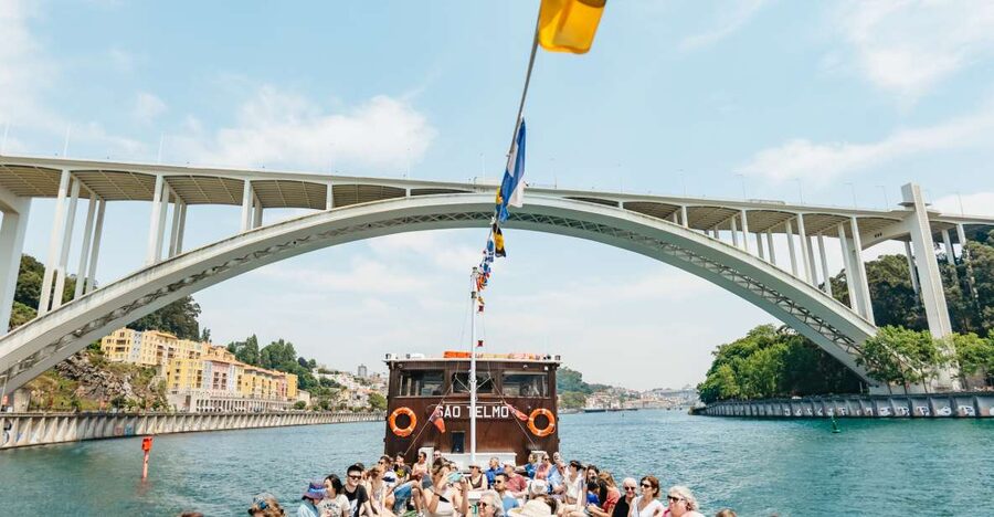 Porto: 6 Bridges Douro River Cruise - Best times to cruise: avoid heat, catch sunset