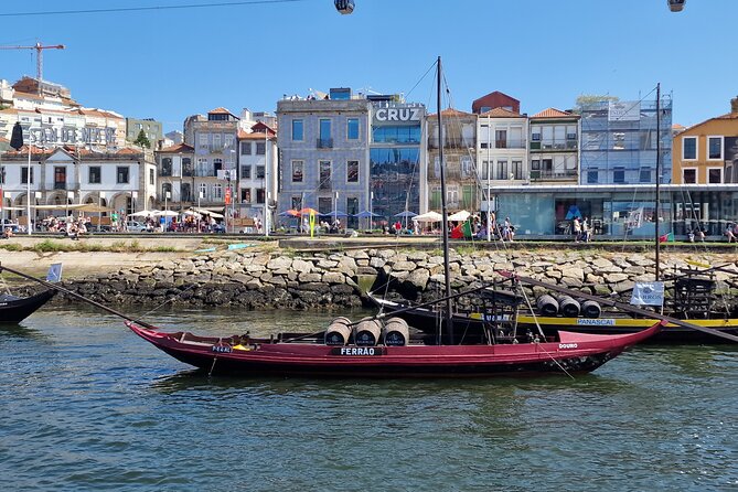 Porto: 6 bridges tour, Douro river with 4 Port Wine tasting - Your Crew on Board: The Small-Group Advantage