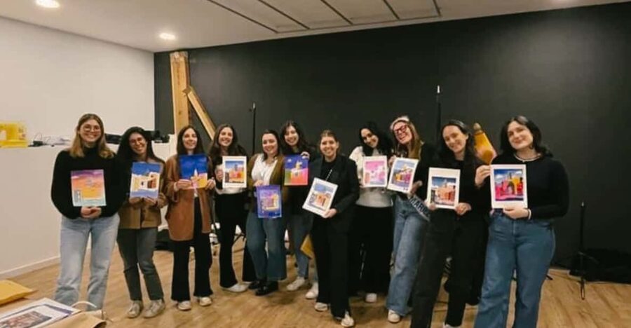Porto: Acrylic Painting Workshop for Groups - Antero Quental - Personalized Guidance That Keeps You Moving