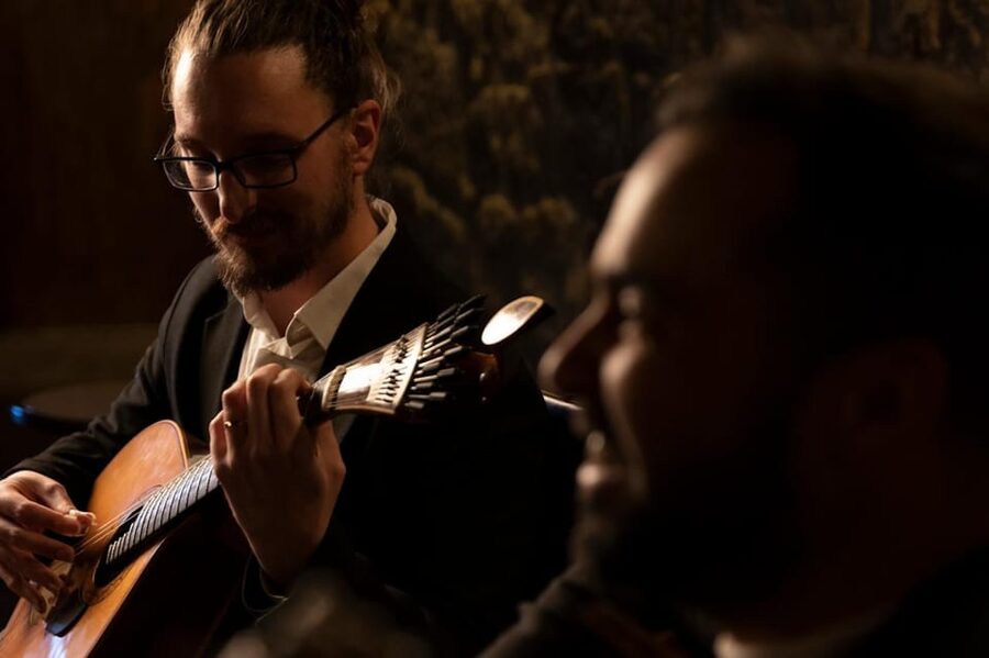 Porto: An Intimate Fado Show in a Historical Tavern - How to Enjoy It Like a Pro (Without Breaking Any Rules)