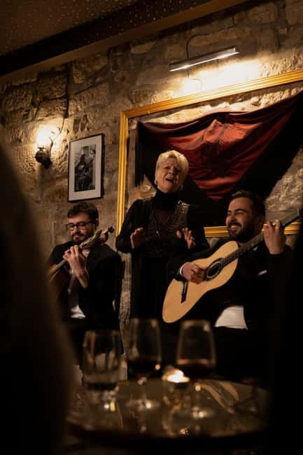 Porto: An Intimate Fado Show in a Historical Tavern - Getting Your Bearings: Where to Find “Fado Maior do Porto”