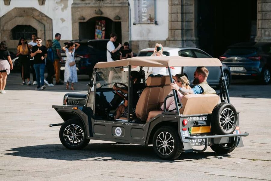 Porto and Foz: Private Douro City Tour in an Electric Ford T - Jardim do Passeio Alegre and the ride to the coast