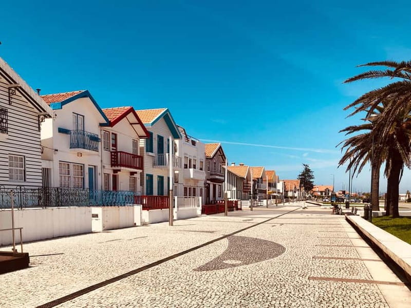 Porto:Aveiro, Cruise, Costa Nova & Capelha da Pedra Full Day - Capela do Senhor da Pedra: the chapel-on-the-beach moment, tide included