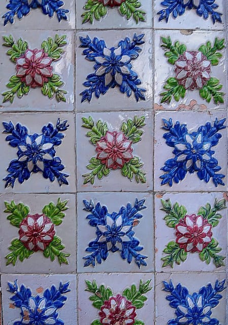 Porto: Azulejos Tiles Walking Tour - Bank of Materials and How Production Changes What You See
