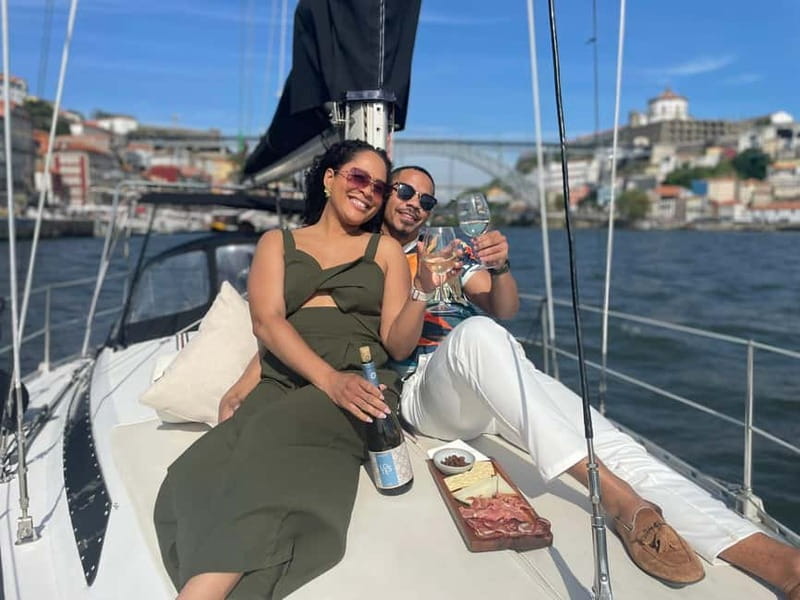 Porto: Best Charming Sailboat Cruise - Entering the Route: Douro Estuary to Ribeira do Porto