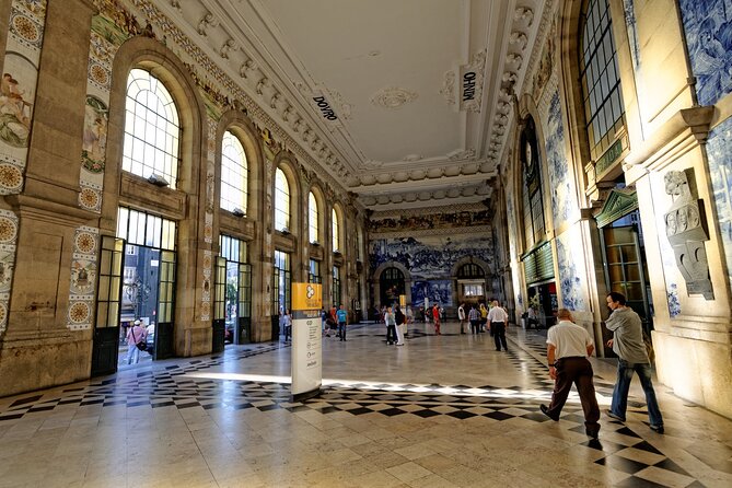 Porto Best-Of Private Tour – A Customizable Experience - São Bento Station Tiles: A Short Stop Done With a Guide