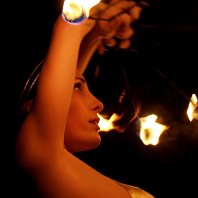 Porto: Cabaret & Pole Shows, with a Welcome Drink! - Timing and the 1-Day Window: How to Plan Your Evening