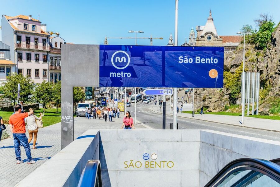 Porto Card with Transportation (1, 2, 3 or 4 Days) - Clérigos and Palácio da Bolsa: where discounts feel meaningful