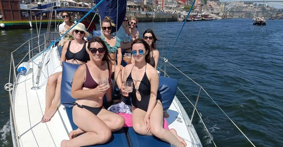 Porto: Charming Sailboat Bachelor Party with drinks - Onboard music and the welcome drink, party energy on day one