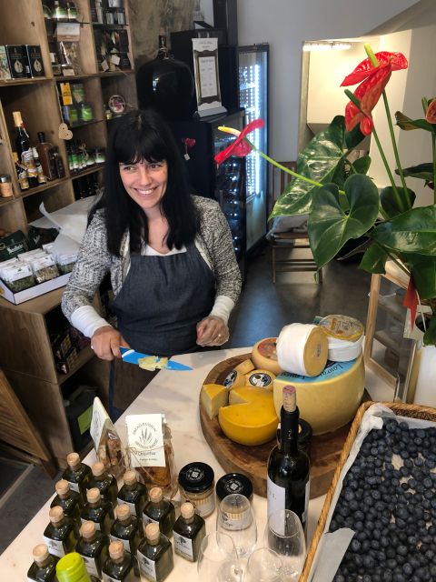 Porto: Cheese and Port Wine Tasting in a Unique Place - The secret spot in the mercearia that makes it memorable