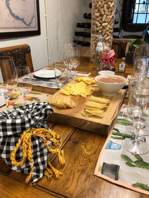 Porto: Cheese and Port Wine Tasting in a Unique Place - What to expect from the guide and language options