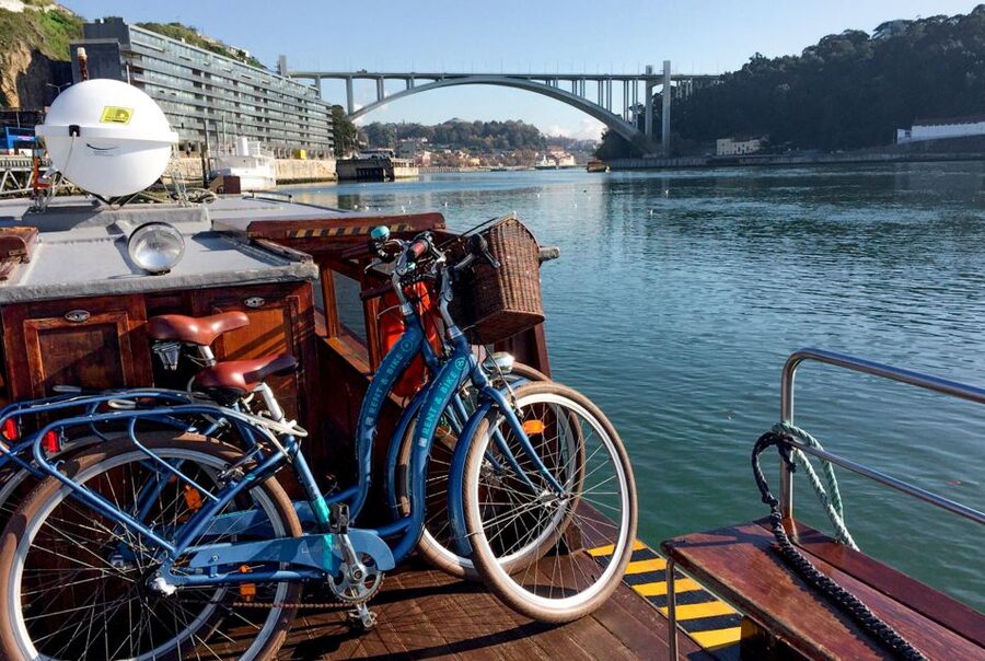 Porto: City Bike Rental - Entering Porto on two wheels, not two hours late to everything