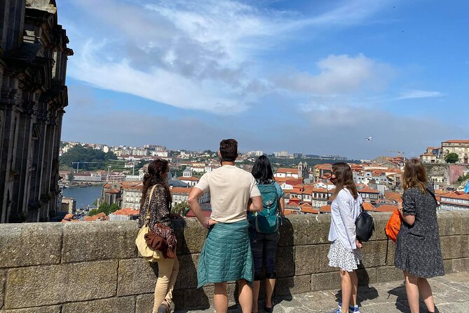 PORTO city Walking Tour - Igreja dos Carmelitas: Two Churches, One Super-Narrow House Logic