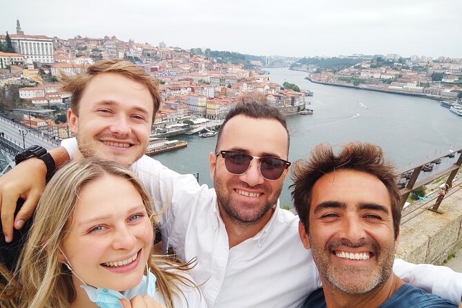 Porto city Walking Tour by a expert local - Cais da Ribeira, old-port atmosphere on foot