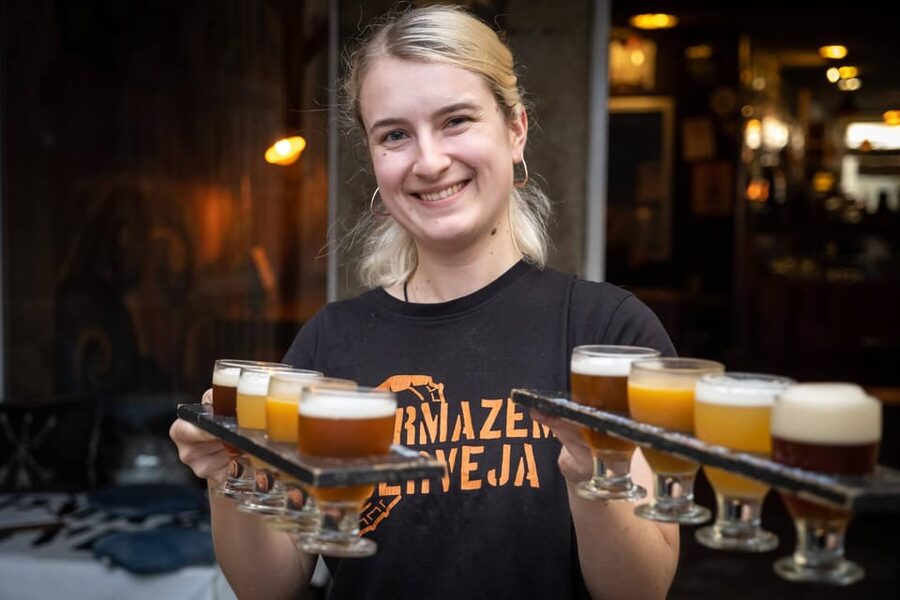 Porto: Craft Beer Tasting Tour with Local Snacks - Practical tips so you enjoy every stop