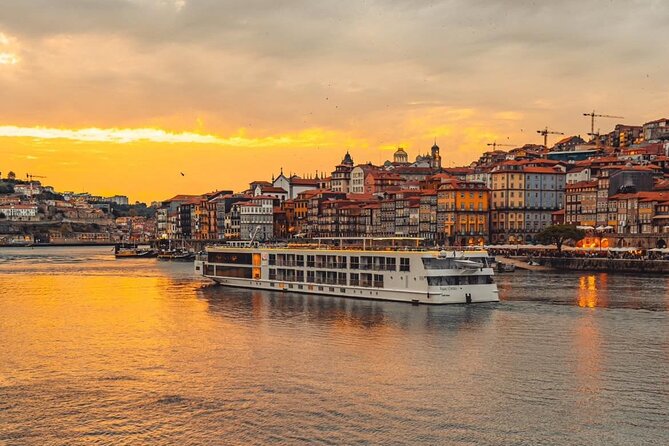 Porto Customizable Three Hour Private Tour - São Bento Station: azulejos that tell Portugal’s story