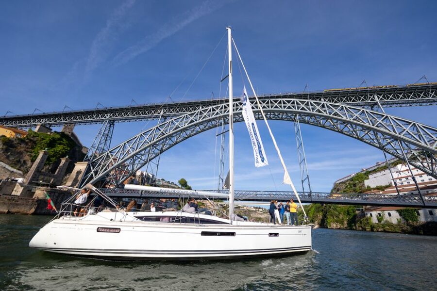 Porto: Daytime or Sunset Douro River Sightseeing Cruise - Ponte da Arrábida and Alfândega: the “quick wins” for photos