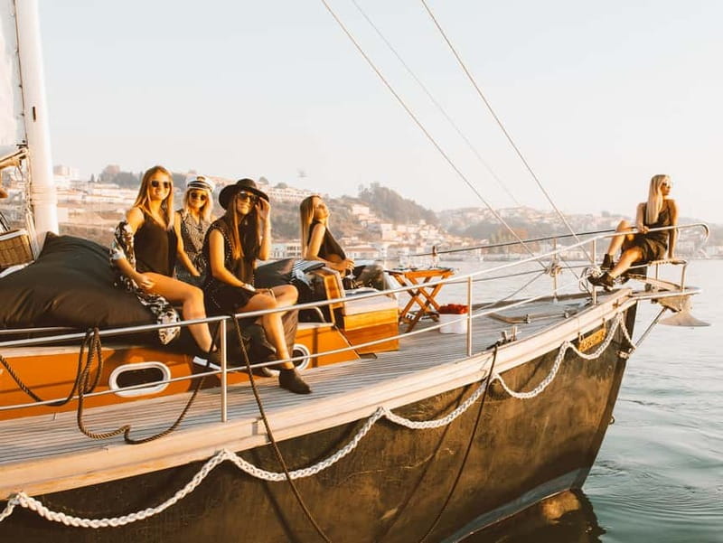 Porto: Douro Classic Boat Tour - The hammock suspended over the river: a photo moment you can actually enjoy