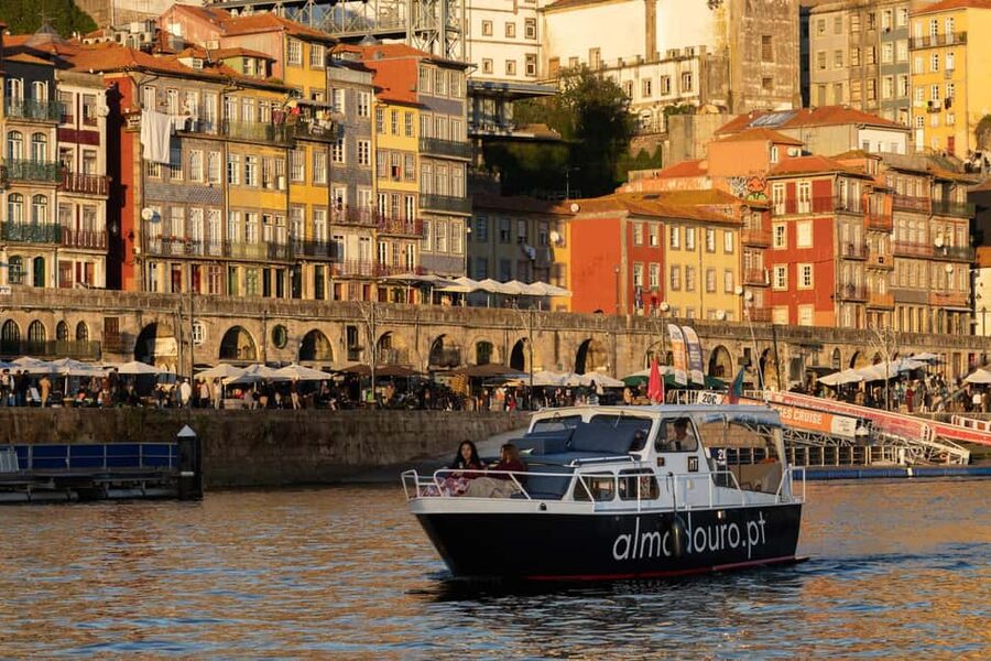 Porto: Douro private cruiser (only for you)6 bridges/sunset - Should you book this Porto to Douro private cruiser?